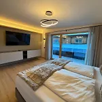 Malia - Alpine Hideaway 빌라 페르티사우