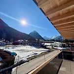 Malia - Alpine Hideaway 빌라 페르티사우