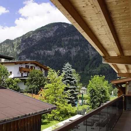 Villa Malia - Alpine Hideaway